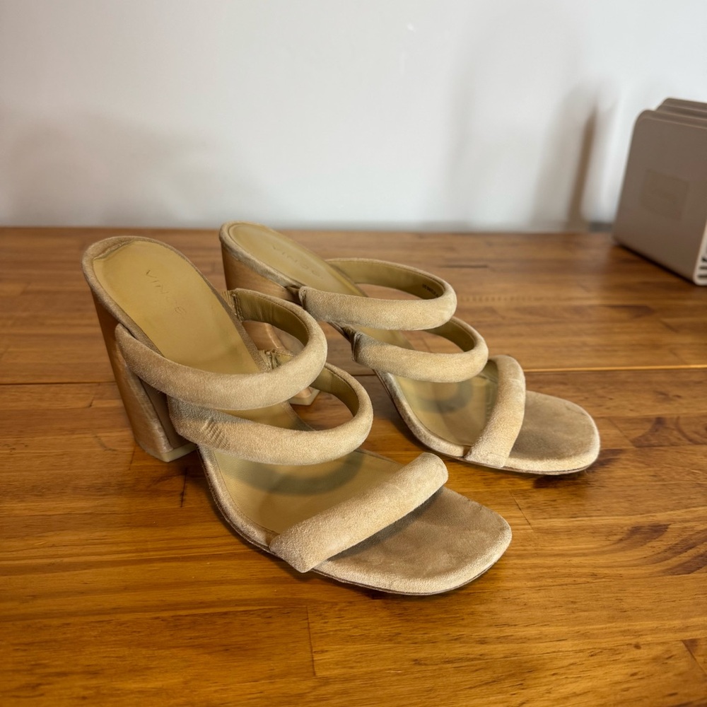 Vince Dara Suede Leather Tan Wooden Heel Mules Sandals Heels Size 9 - Picture 2 of 6